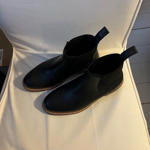 Nisolo Black Leather Chelsea Ankle Boots - Picture 8 of 8